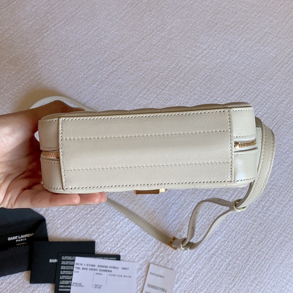 ✨SOLD✨YSL (Saint Laurent) Vicky Toy Small Quilted Lambskin Camera Bag - Picture 5 of 11